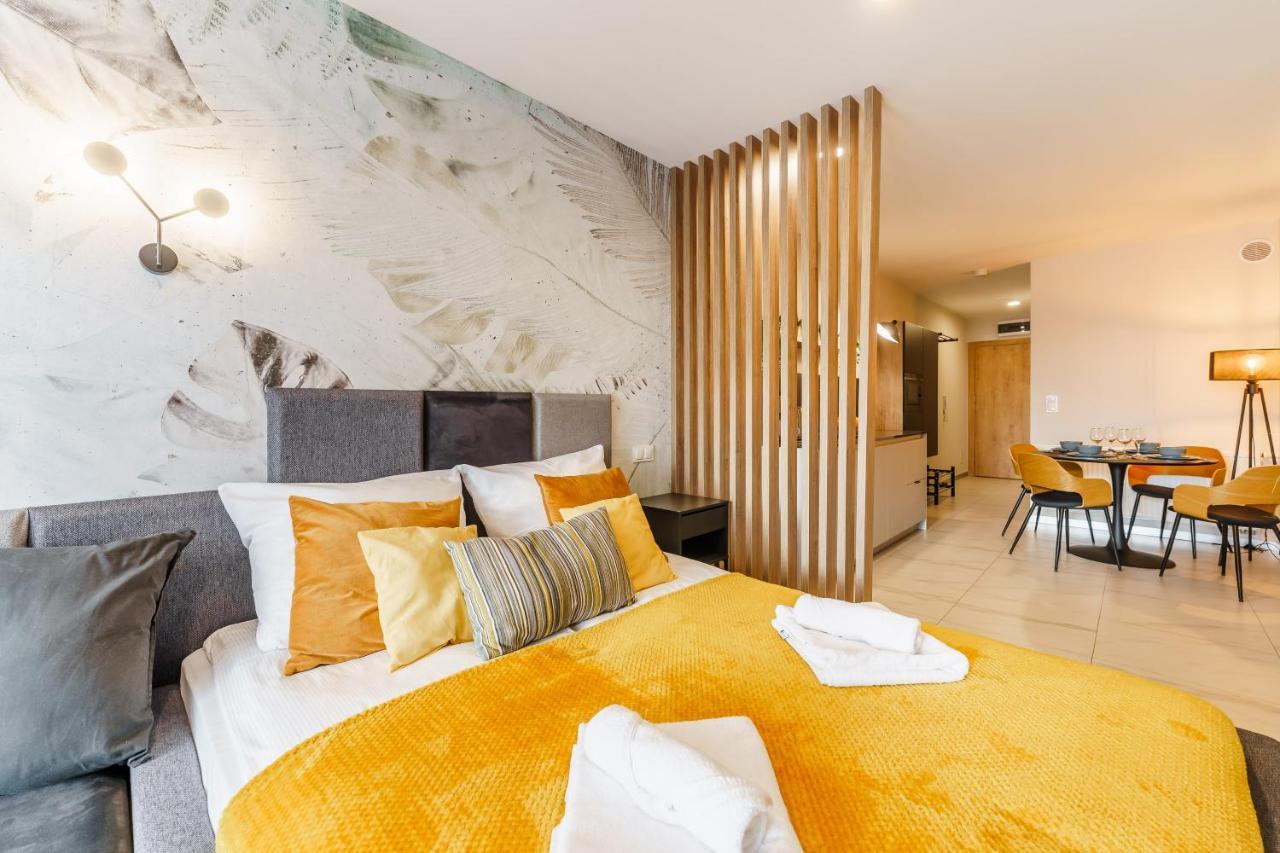 Апартаменти Perlowa Przystan Rent - Classic Gold & Silver Колобжег Екстер'єр фото